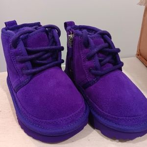 UGG Neumel II Boot size 6 toddler